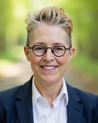 Photo of Renee EB-Walton, Marriage & Family Therapist, LMFT