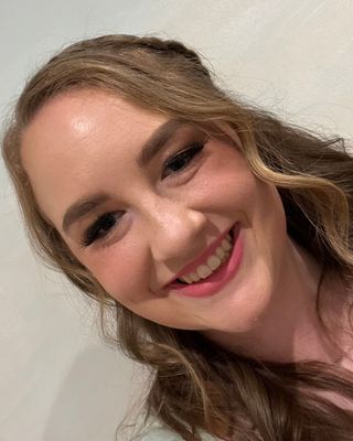 Photo of Kelly McCauley, LMSW