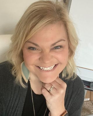 Photo of Julie Lamb, Clinical Social Work/Therapist, LCSW