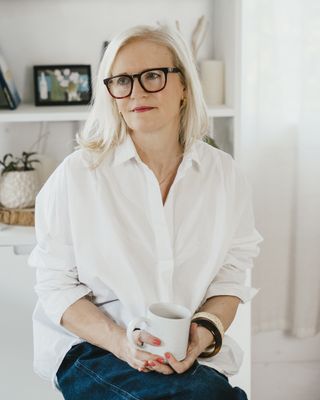 Photo of Dr Emma Ellis, Psychologist, PsychD, HCPC - Clin. Psych.
