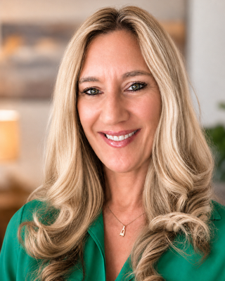 Photo of Janet Arnold, Registered Psychotherapist, MACP