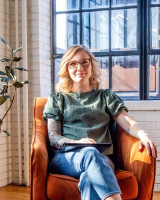 Photo of Kelly McKay, Registered Psychotherapist, RP, MACP