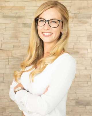 Photo of Carley Hoyle, Psychologist in Edmonton, AB