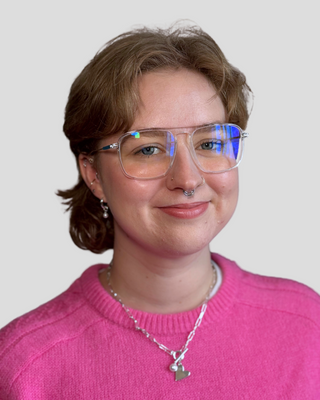 Photo of Lara MacPherson, Registered Psychotherapist (Qualifying), RP (Q), ExAT, DWHEAT, BFA