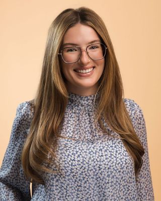 Photo of Sarah Menard, Marriage & Family Therapist Associate, MA, LAMFT