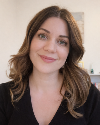 Photo of Dr Sarah Quinley, Psychotherapist, DCounsPsych, MBACP