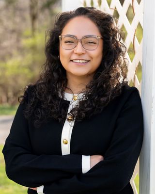 Photo of Maria Acanda, Clinical Social Work/Therapist, MSW, LSW