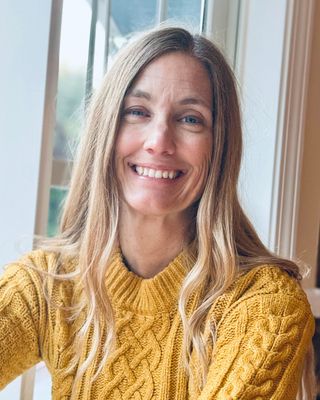 Photo of Jennie Azofeifa, Marriage & Family Therapist, MA, LMFT