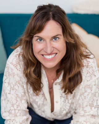 Photo of Maria Lloyd, Marriage & Family Therapist, LMFT