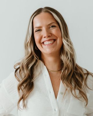 Photo of Mariah Hunt, Counsellor, BKin, MACP, CCC