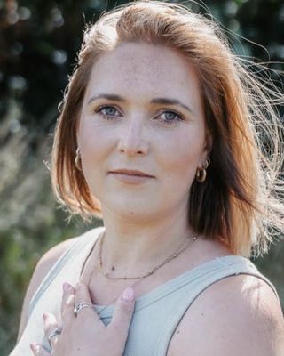 Photo of Becky Rodrigues, Counsellor, DCounsPsych, BACP
