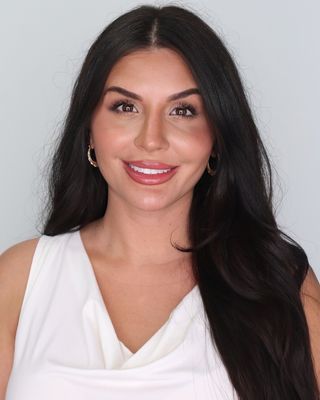 Photo of Victoria Solaka, Pre-Licensed Professional