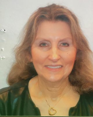 Photo of Lillian Palachi, Registered Psychotherapist, LMHC