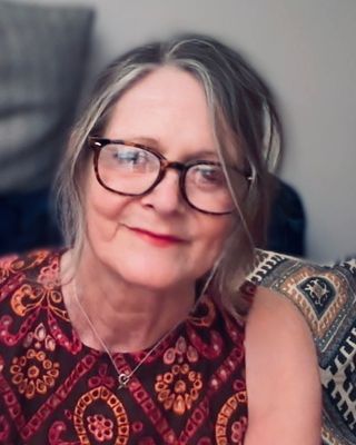 Photo of Fiona-Jane Thompson, Psychotherapist, MSc, MUKCP