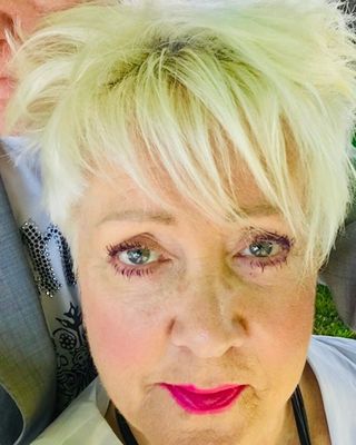 Photo of Lynn Somerfield, Psychotherapist, MA, MUKCP