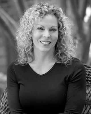 Photo of Karen Rocchio, Marriage & Family Therapist, LMFT, EMDR, CIT