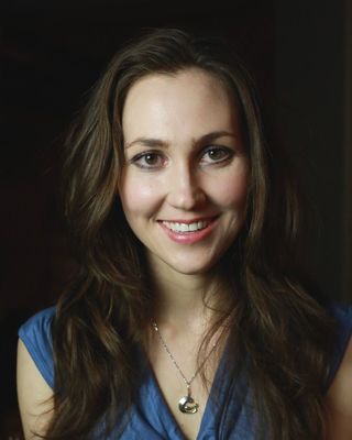 Photo of Olya MacDonald, Pre-Licensed Professional