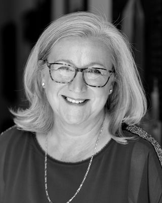 Photo of Maxine Spencer, Psychotherapist, MSc, UKCP Trainee