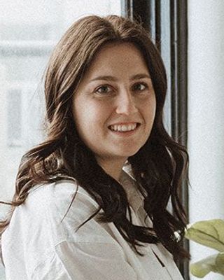 Photo of Farrah McKinnon, Registered Psychotherapist, MACP, RP