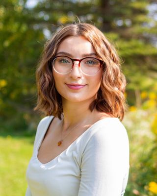 Photo of Amanda Elston, Registered Psychotherapist (Qualifying), MACP
