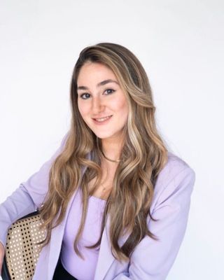 Photo of Dr. Ariela Rabizadeh, Psychologist, PsyD, MA