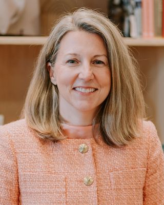 Photo of Lesley M Farrell, Clinical Social Work/Therapist, LMSW, EMDR, TF-CBT