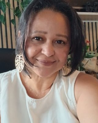 Photo of Eliane Ferreira, Counsellor, Pre-Accredited Member IACP
