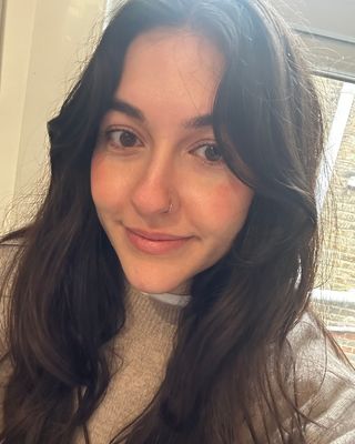 Photo of Juliana Salgado Aristizabal, Psychotherapist, MA, MBACP