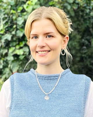 Photo of Ruby Farrell, Psychotherapist, MBACP