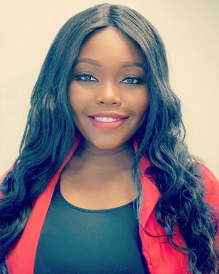 Photo of Muna Iheonunekwu, Psychiatric Nurse Practitioner