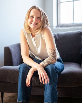 Photo of Lauren Adam, Registered Psychotherapist (Qualifying), MACP