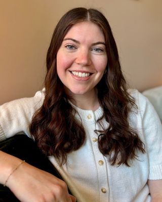 Photo of Sarah Khazoum, Psychologist, PsyD, CGP