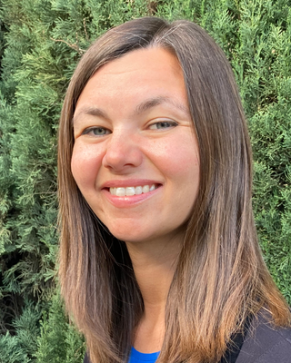 Photo of Stephanie Wallace, Marriage & Family Therapist, LMFT