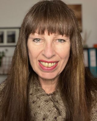 Photo of Helen Treuhaft, Counsellor in London, England