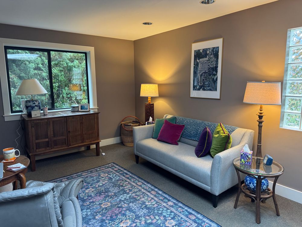 Serene office space in Houghton area of Kirkland. Walking distance from Google.