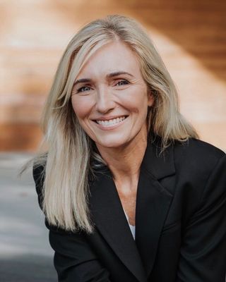 Photo of Julie Sweet, Psychotherapist, PACFA