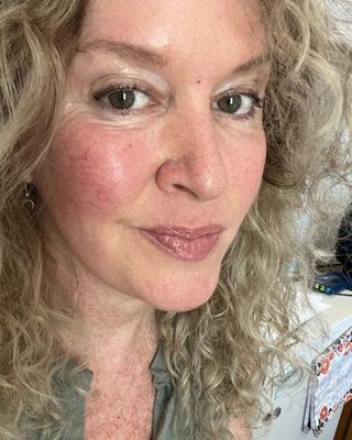 Photo of Jennifer Jennifer Murphy - Motiv8 Somatic Psychotherapy & Trauma Recovery, Clinical Social Work/Therapist, LCSW, CADC II, CPT, RYT