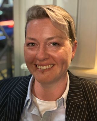Photo of Laura Crossley, Counsellor in Crowthorne, England