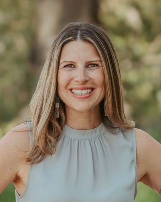 Photo of Elizabeth Muhle, Registered Social Worker, MSW, RSW