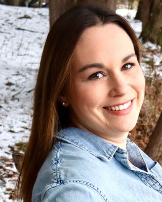 Photo of Lindsay Steele, Registered Social Worker, MSW, RSW
