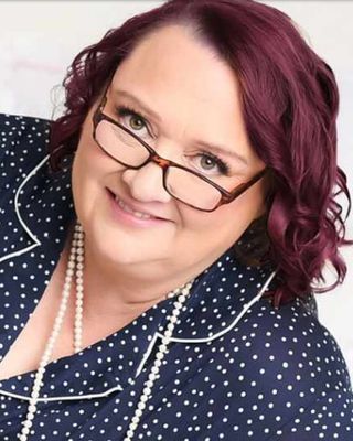 Photo of Cat Findley, Clinical Social Work/Therapist, LICSW