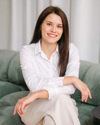 Photo of Natasha Parsons, Registered Psychotherapist, RP, RSW, MACP