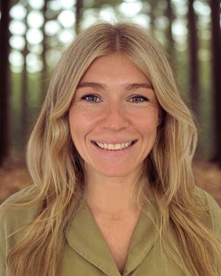 Photo of Lina Schonfeld, Psychologist, MPsych, PsyBA - Clin. Psych