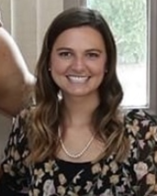 Photo of Taylor Faust, Counselor in Streamwood, IL