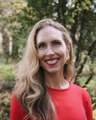 Photo of Dr. Norell McCaw, Licensed Mental Health Counselor, PsyD, LMHC