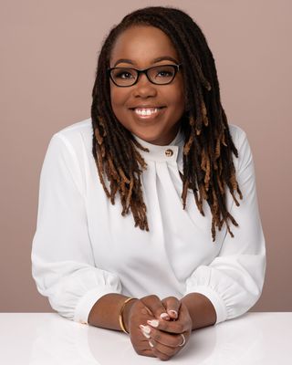 Photo of Myanah Simmons, LPC-Associate, LPC-A, LCDC-I