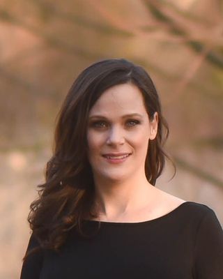 Photo of Elisabeth Varkiani, Psychologist in McLean, VA