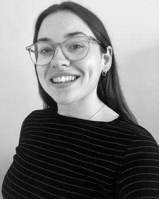 Photo of Sophie Harris, Counsellor, MNCPS Acc.