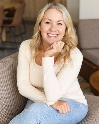 Photo of Mandy Herberholz, Licensed Professional Counselor, LPCC, PMH-C