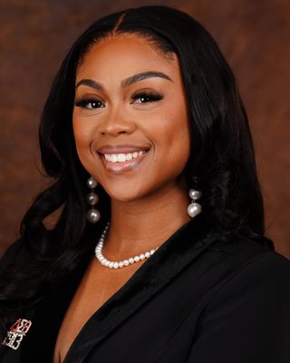 Photo of Essence James, LCSW Associate, MSW, LCSWA